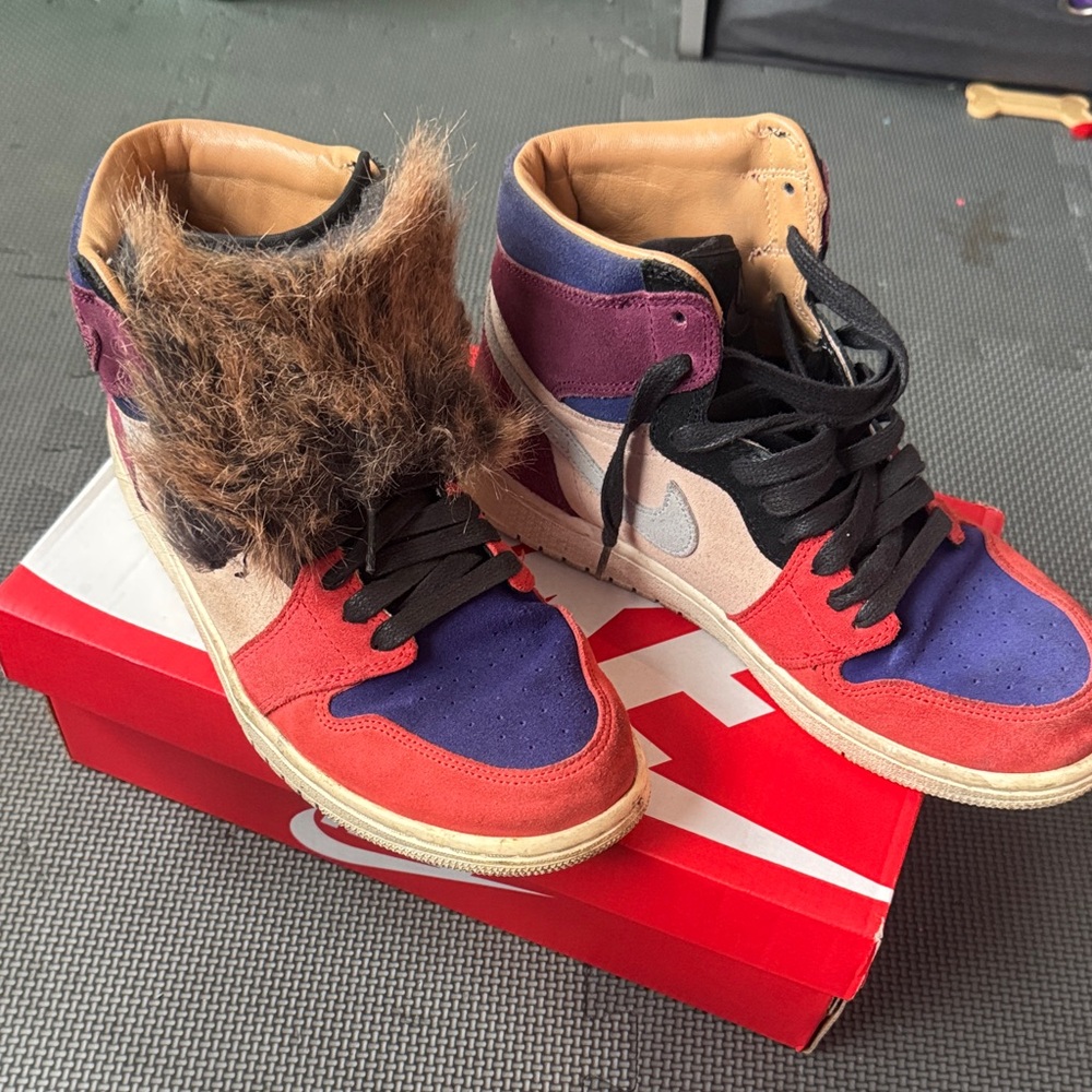 Jordan 1 Retro High
Aleali May Court Lux